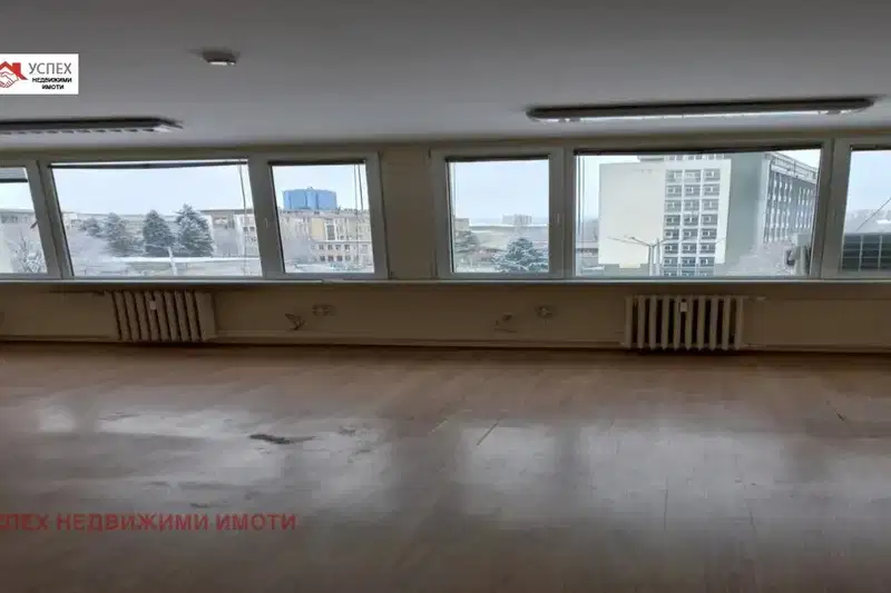 Офис в София, Гео Милев