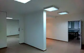 Офис в Перник, Изток