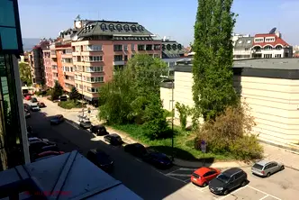 Офис в София, Лозенец