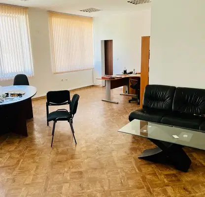 Снимка 2 — Офис във Варна, Западна промишлена зона