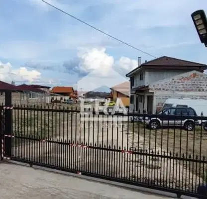 Снимка 2 — Парцел в Хасково, Червена стена