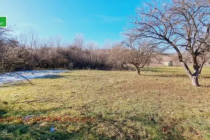 Парцел в Перник, Църква