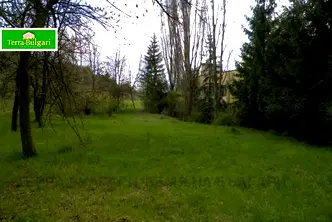 Парцел в Перник, Изток