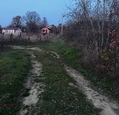 Снимка 3 — Парцел във Варна, м-т Боровец - юг