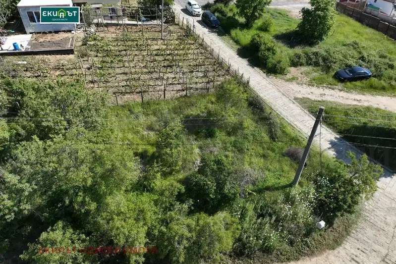 Plot in Varna, Priboi