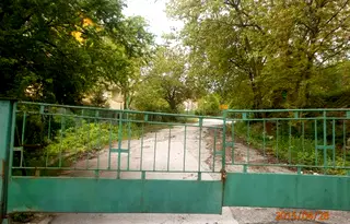 Парцел в Ловеч, Младост