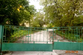 Парцел в Ловеч, Младост
