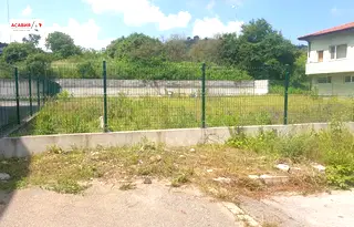 Парцел в Ловеч, Младост