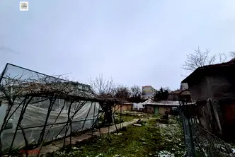 Парцел в Русе, Широк център