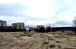 Парцел в Перник, Тева