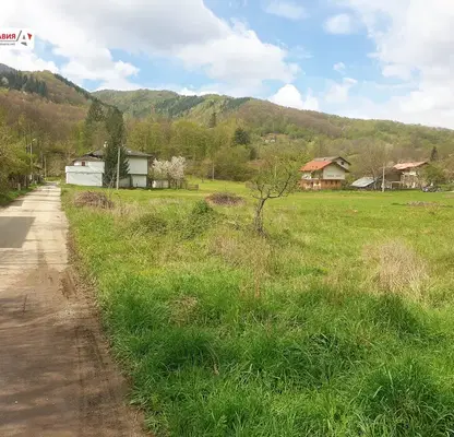Снимка 2 — Парцел в Ловеч, с. Рибарица