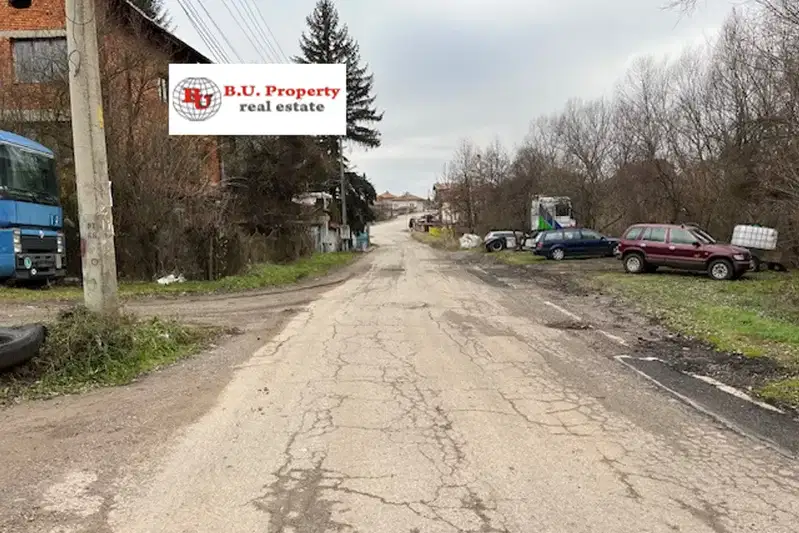 Парцел в Перник, Брезник