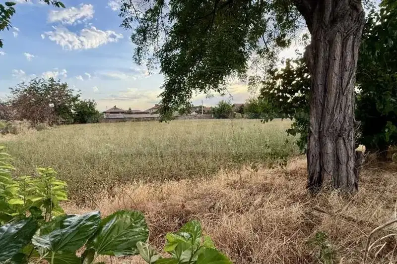 Plot in Oblast Plovdiv, Syedinenie