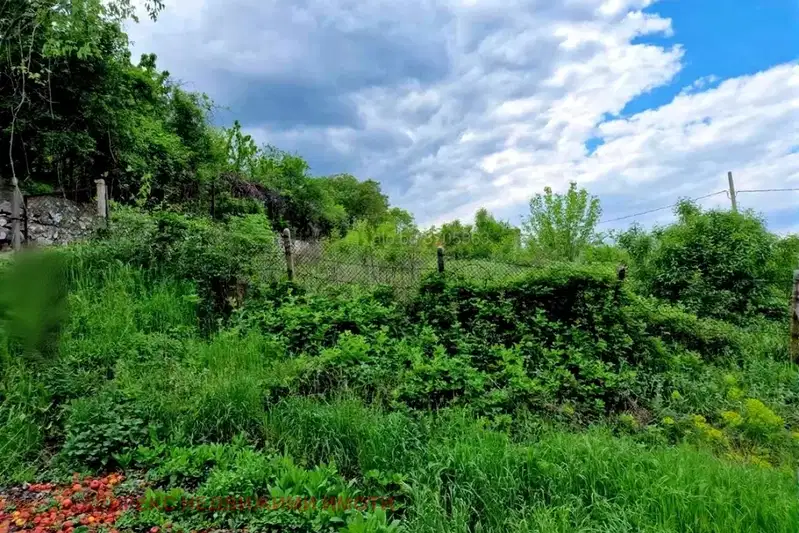 Plot in Oblast Plovdiv, Brestnik
