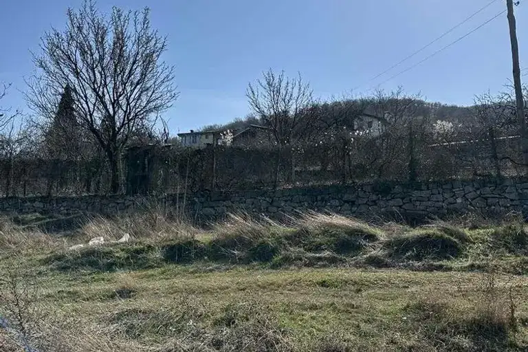 Plot in Oblast Plovdiv, Brestnik
