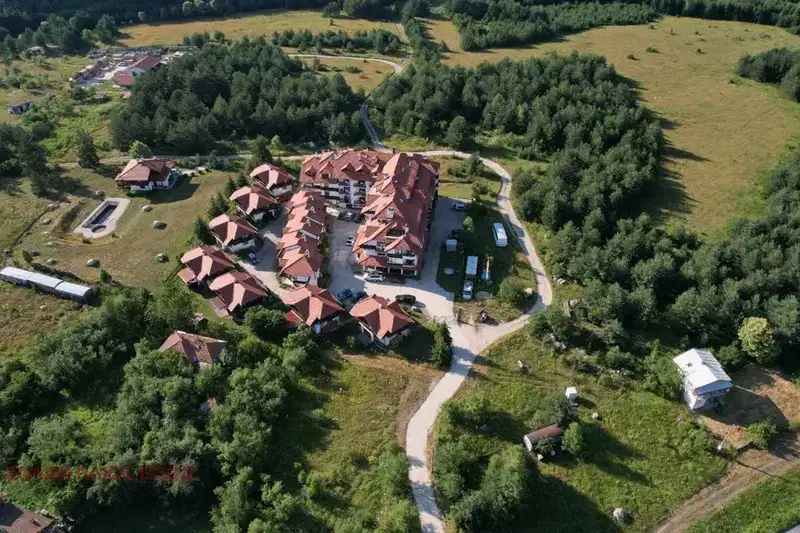 Plot in област София, Borovec