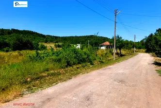 Парцел в София, с. Лопушня