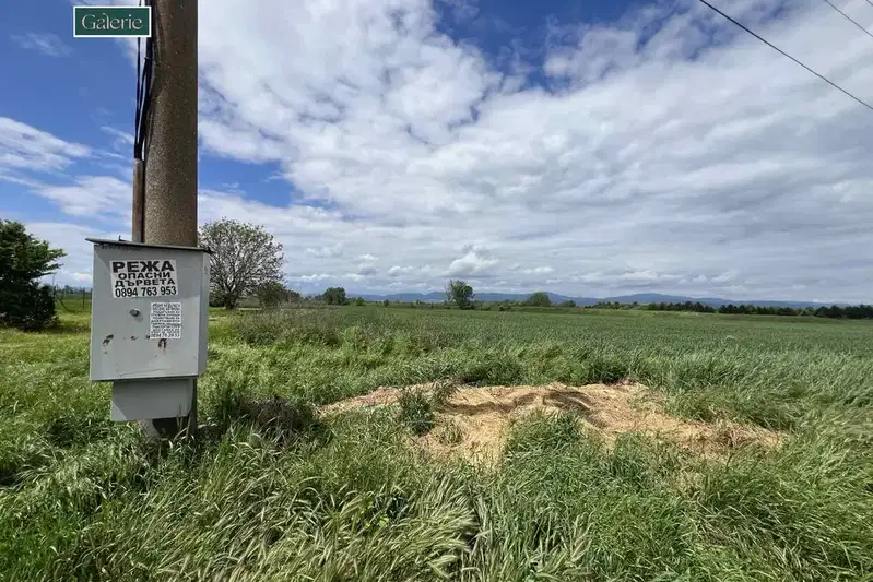 Парцел в София, с. Равно поле