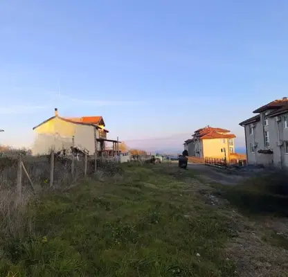 Снимка 2 — Парцел във Варна, Бяла