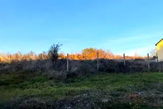 Парцел във Варна, Бяла