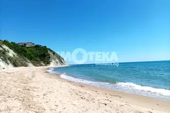 Парцел във Варна, Бяла