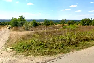 Парцел във Варна, с. Орешак