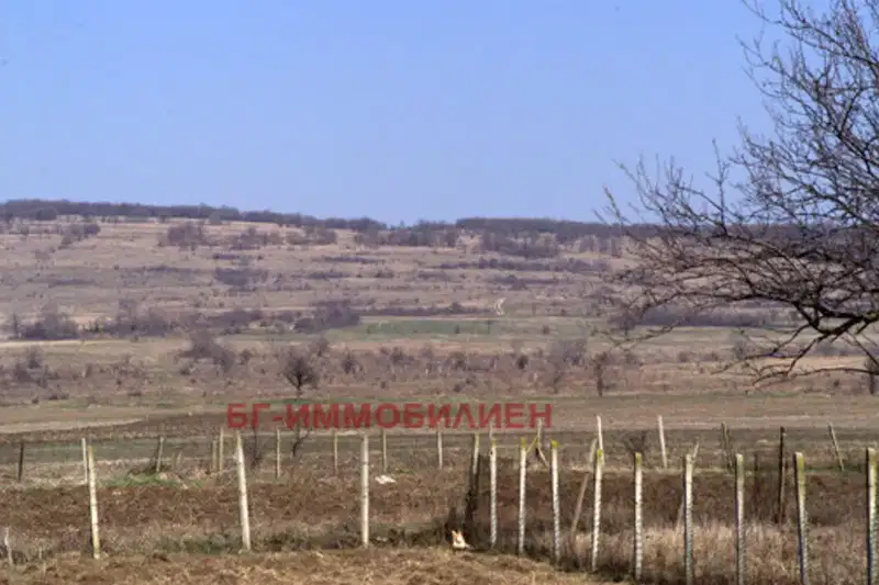 Парцел във Варна, с. Осеново