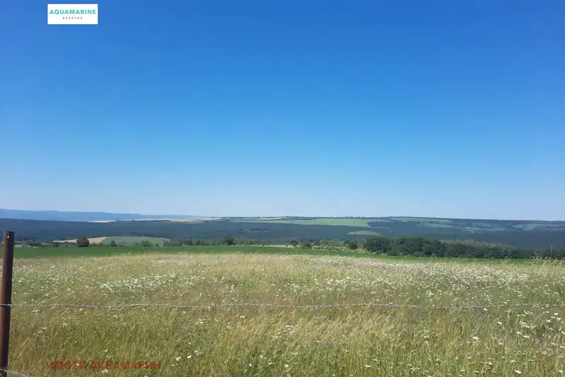 Парцел във Варна, с. Здравец
