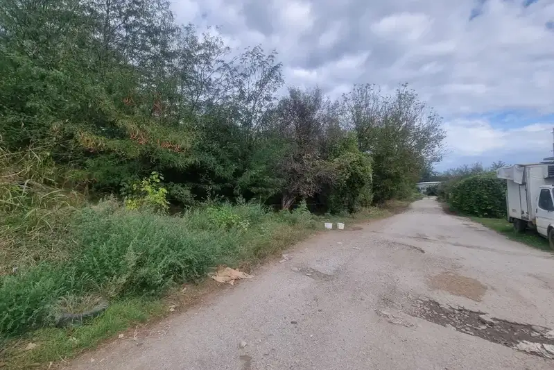 Парцел във Велико Търново, Дебелец