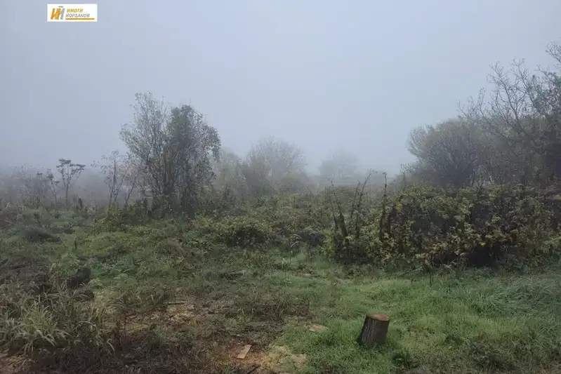 Plot in Veliko Tyrnovo, Dyskot