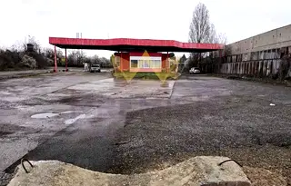 Промишлена сграда в с. Яна