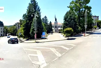 Промишлена сграда във Велико Търново, Център