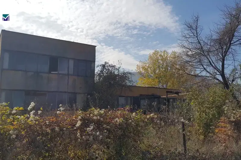 Industrial Building in Vraca, Promishlena Zona