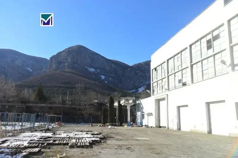 Industrial Building in Vraca, Promishlena Zona - Iztok