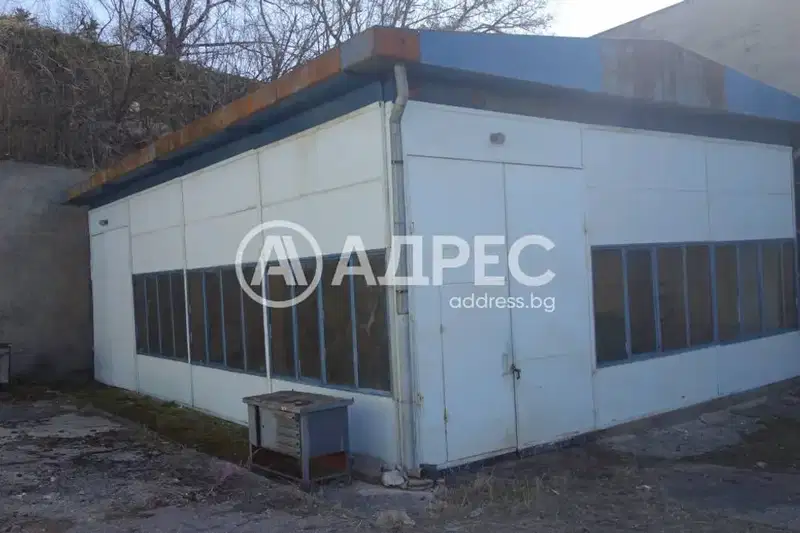 Industrial Building in Раз, Промишлена зона - Запад
