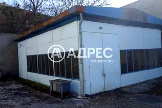 Промишлена сграда в Раз, Промишлена зона - Запад