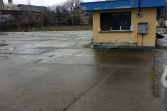 Промишлена сграда в Плевен, Широк център