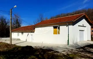 Промишлена сграда в Ловеч, с. Казачево