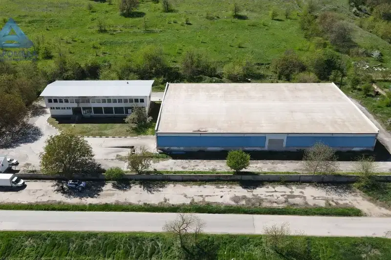Промишлена сграда в Плевен, с. Бръшляница