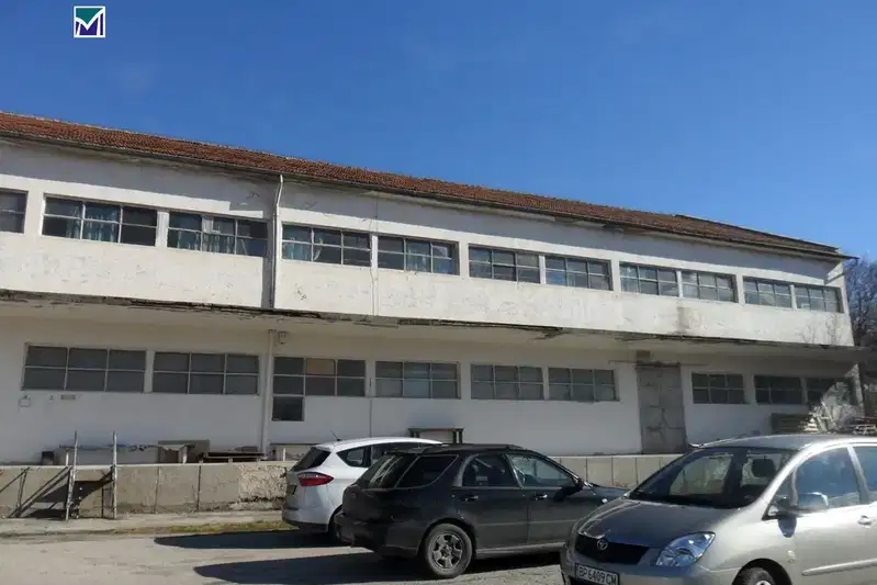Industrial Building in Oblast Vraca, Mezdra