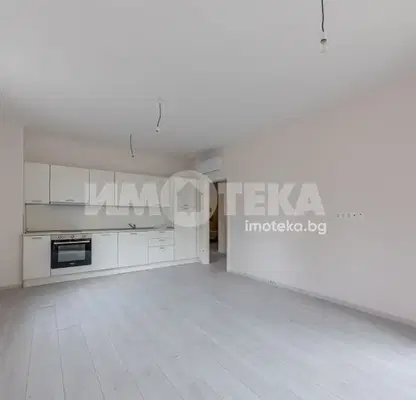 Снимка 3 — Тристаен апартамент с морска панорама в к.к. Чайка, Варна