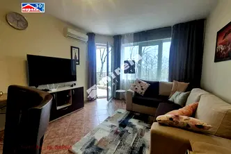 Тристаен апартамент в к.к. Златни пясъци