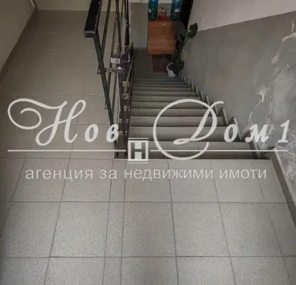 Снимка 2 — Тристаен апартамент във Варна, Автогара
