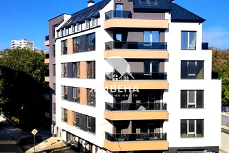Тристаен апартамент във Варна, Базар Левски