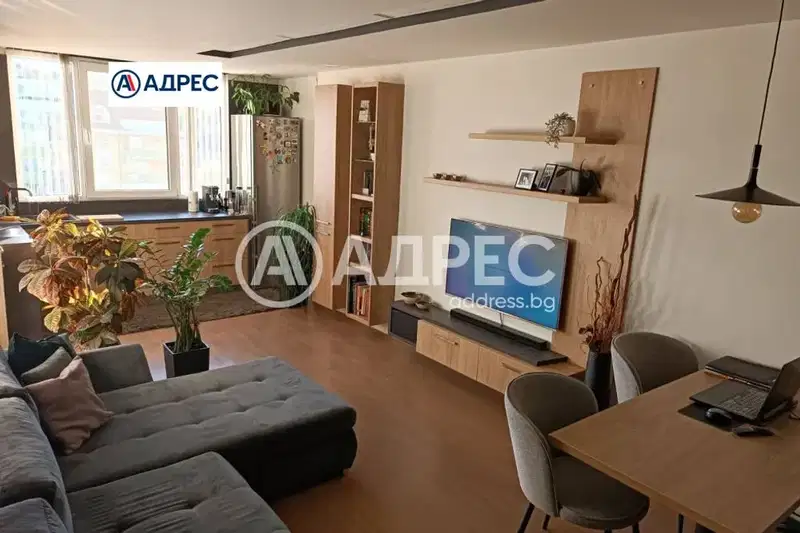 Тристаен апартамент в Раз, Бели Лом