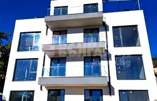 Тристаен апартамент във Варна, Бриз
