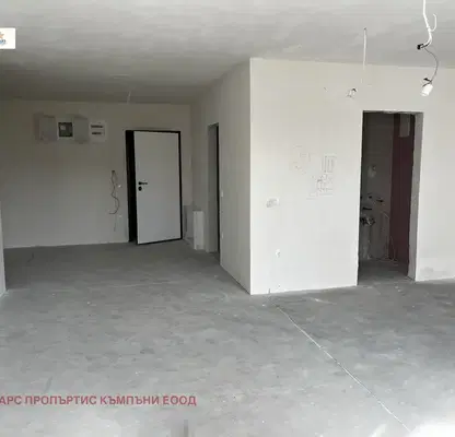 Снимка 4 — Тристаен апартамент с тераса и морска панорама в Бриз, Варна