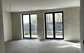 Тристаен апартамент във Варна, Бриз