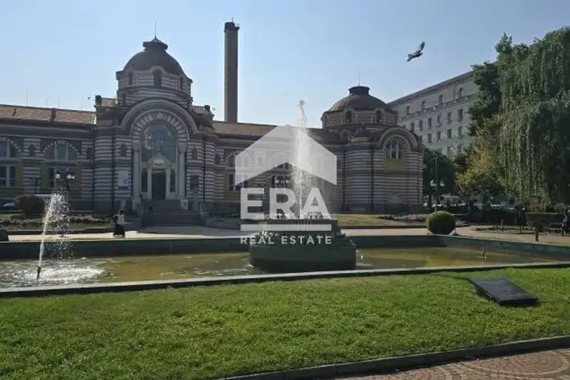Тристаен апартамент в София, Център