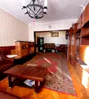 Просторен 3-стаен апартамент с високи тавани в Център, София